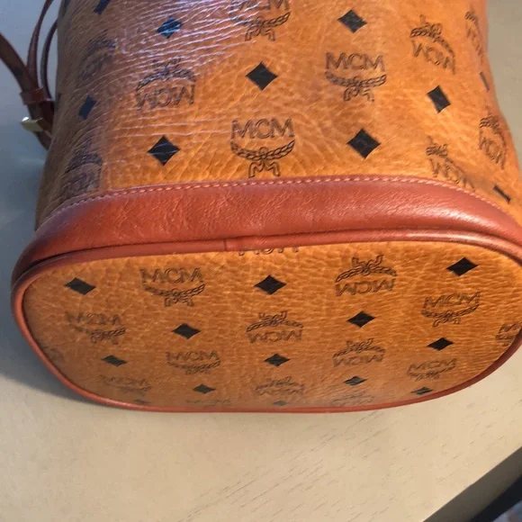 MCM Munich Leather Bag with COA - Picture 10 of 15